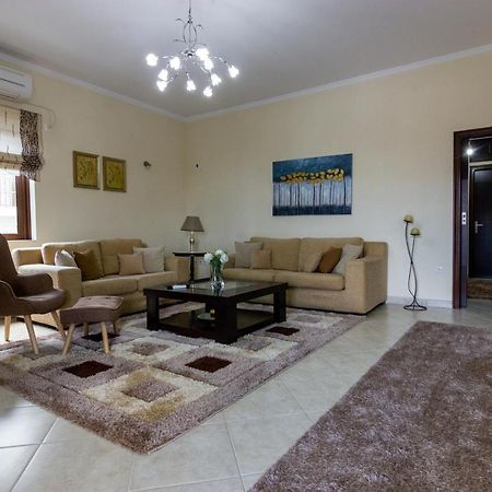 Katerina & Elia'S Family House Apartment เลโอนีดีออน ภายนอก รูปภาพ