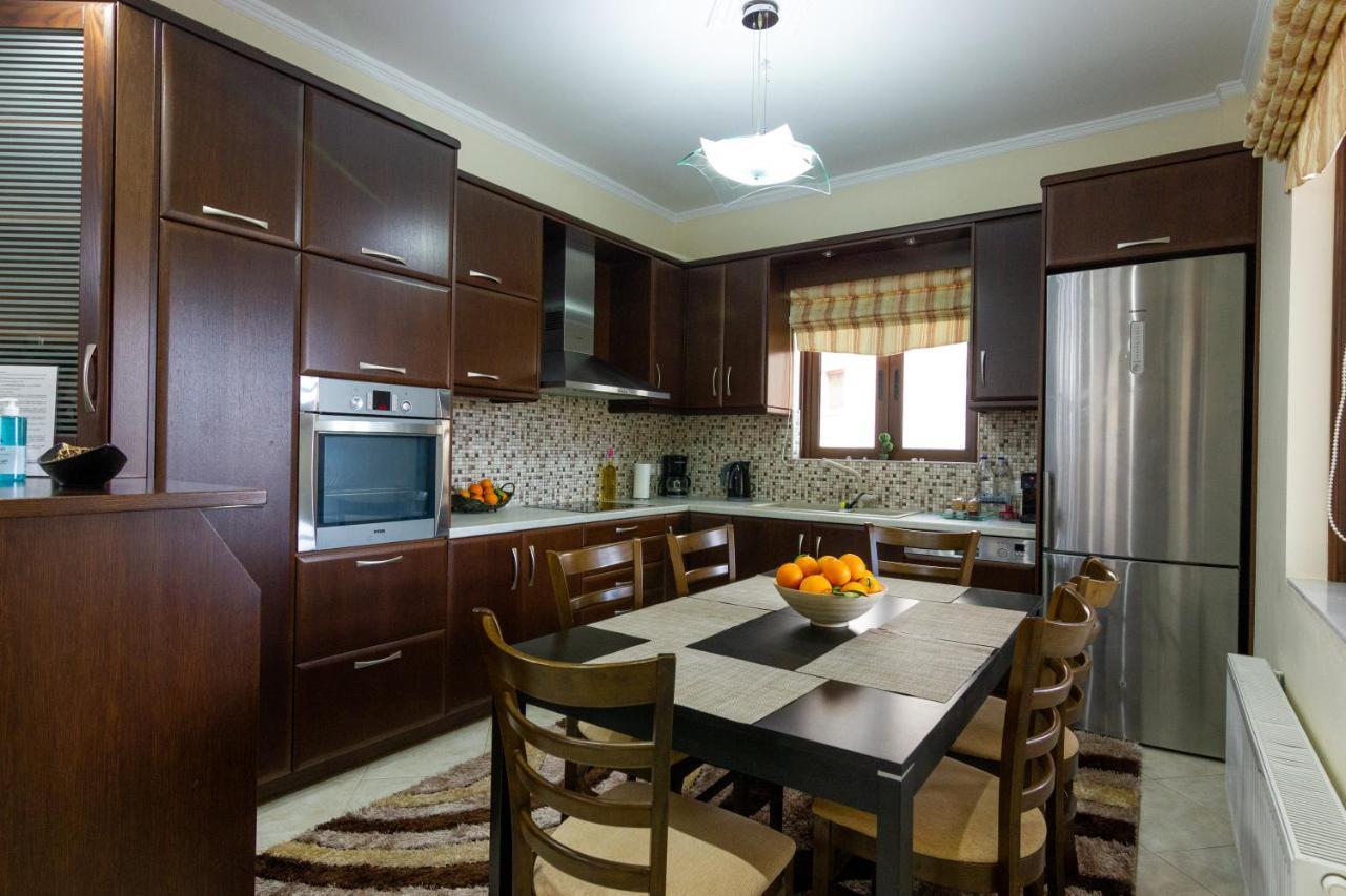 Katerina & Elia'S Family House Apartment เลโอนีดีออน ภายนอก รูปภาพ