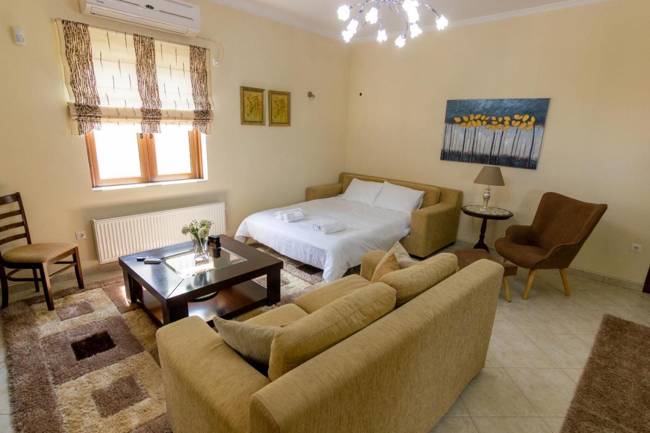 Katerina & Elia'S Family House Apartment เลโอนีดีออน ภายนอก รูปภาพ