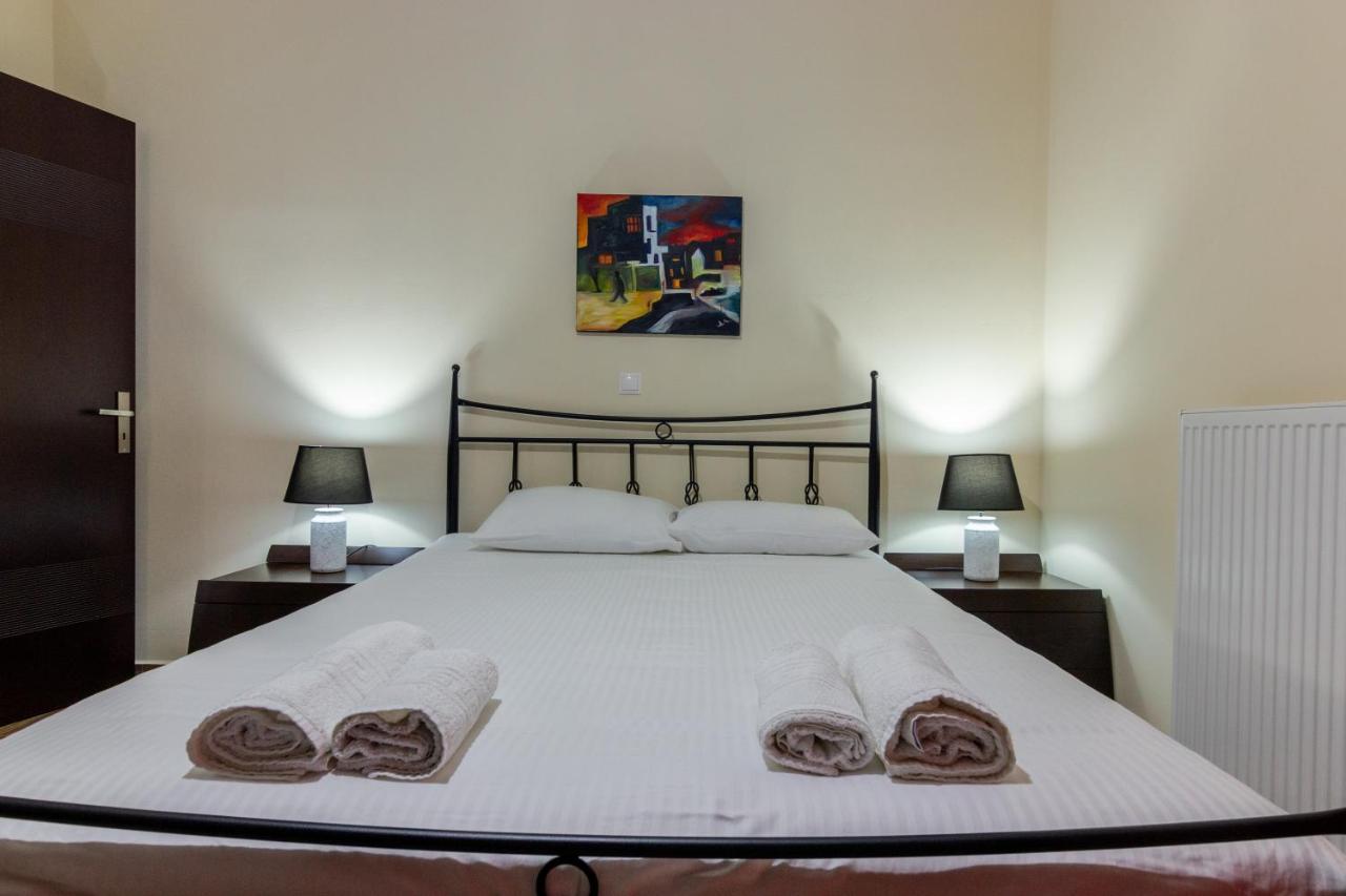 Katerina & Elia'S Family House Apartment เลโอนีดีออน ภายนอก รูปภาพ